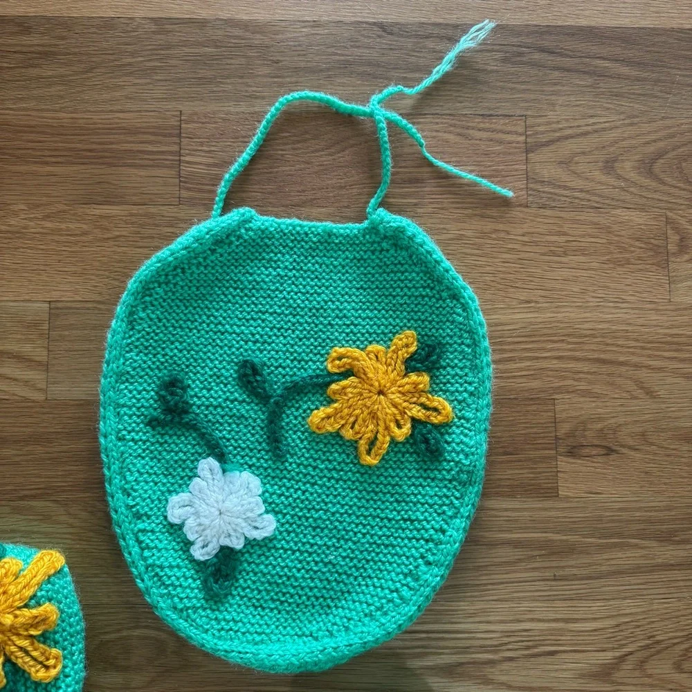 Vintage Hand Knit Crochet Bathroom Set – 3 Pieces, Green with Flowers